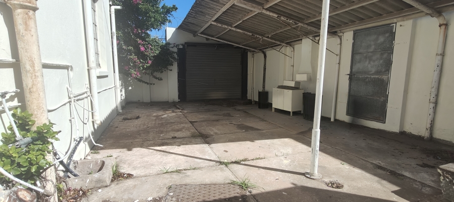 6 Bedroom Property for Sale in Sydenham Eastern Cape
